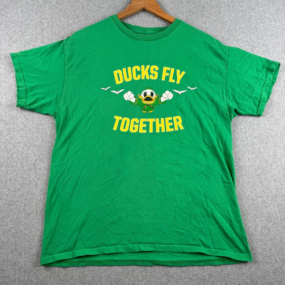 Oregon T-Shirt Mens XL Green NCAA Football Ducks Fly Together Graphic Tee